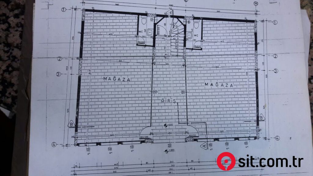 KUŞADASI ÇARŞI İÇERİSİNDE 640 METREKARE PANSİYON VE KÖŞK