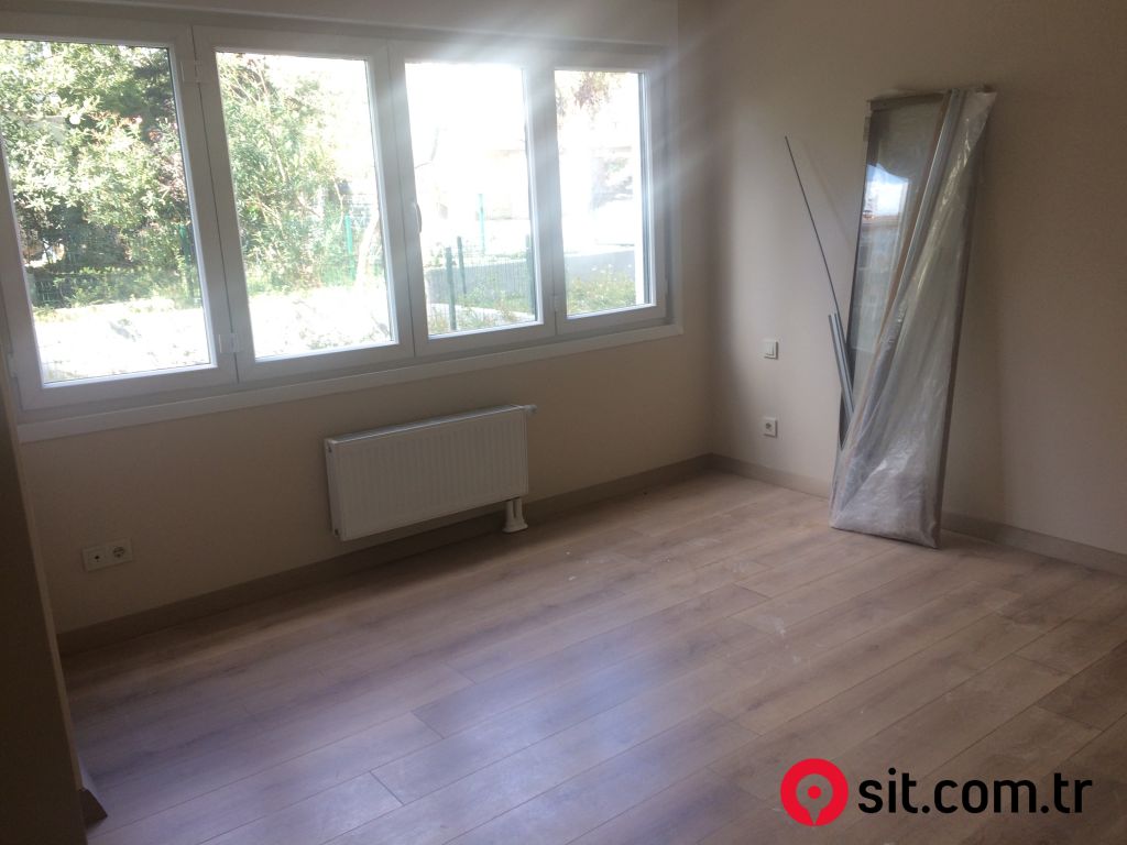 KAZASKER DE SIFIR BİNADA EBEVEYN BANYOLU 3+1 SATILIK DAİRE