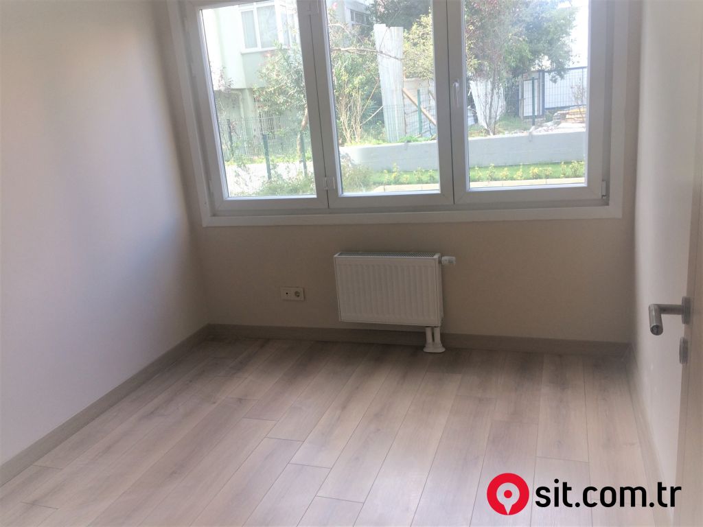 KAZASKER DE SIFIR BİNADA EBEVEYN BANYOLU 3+1 SATILIK DAİRE