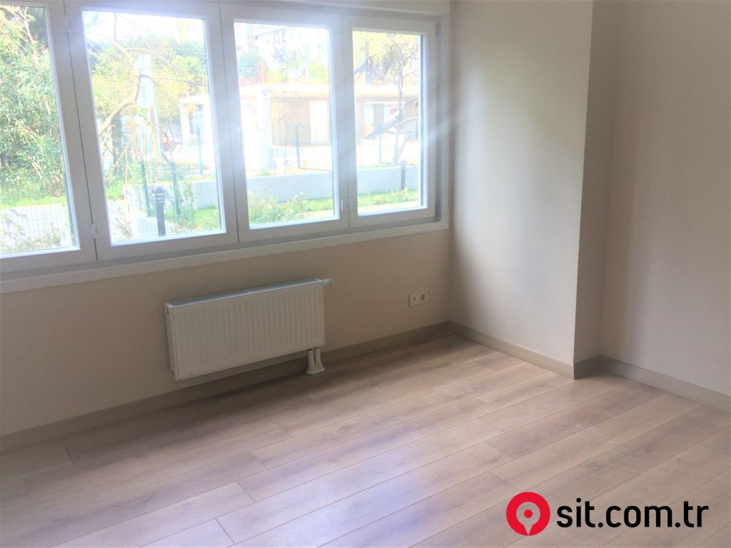 KAZASKER DE SIFIR BİNADA EBEVEYN BANYOLU 3+1 SATILIK DAİRE